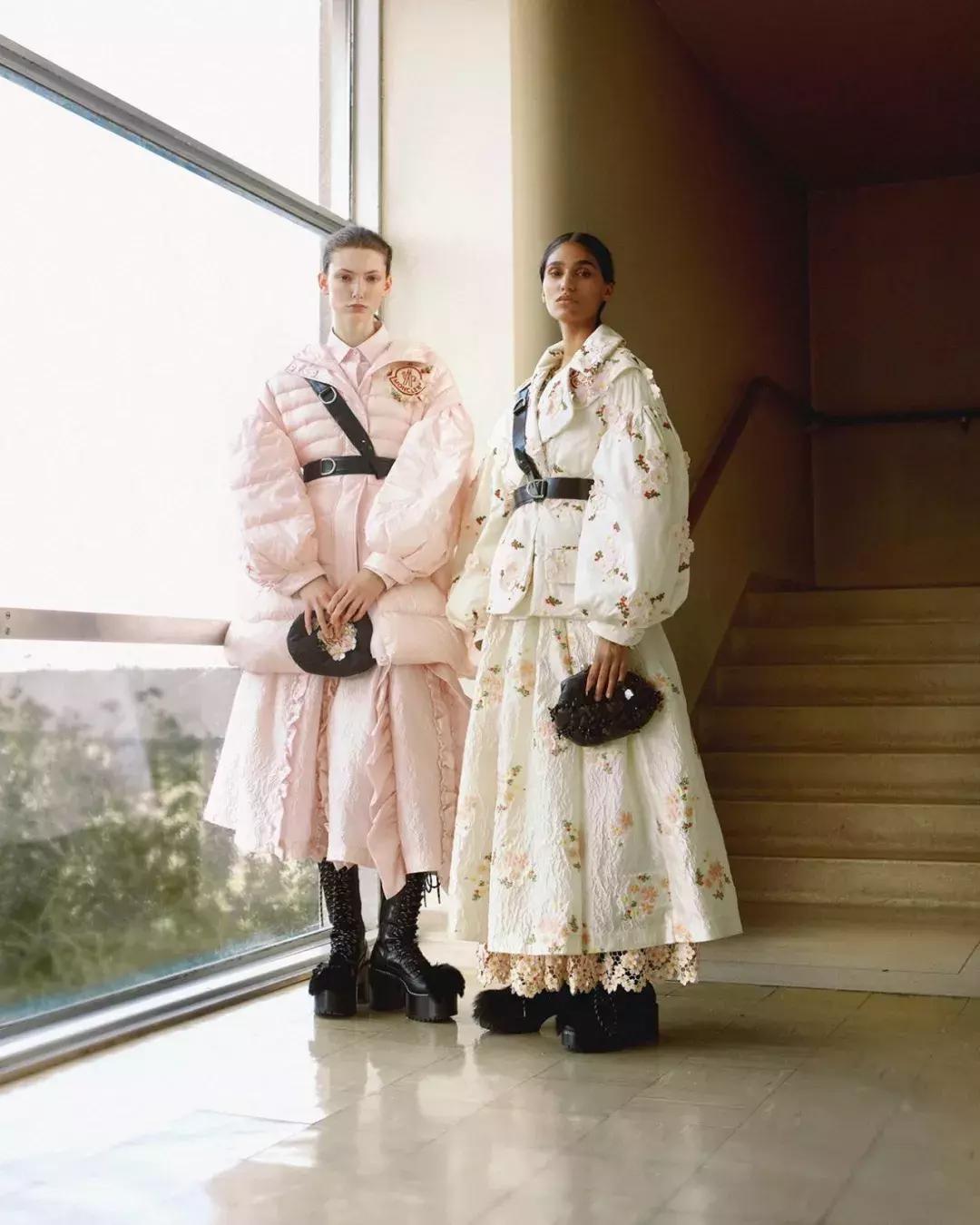 冬天羽绒服内搭怎么穿保暖又时尚,衣柜放久的羽绒服和外套