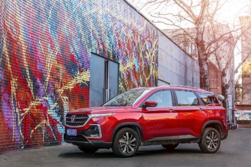 大神们帮忙看看这是什么车,大神们看看这是啥车