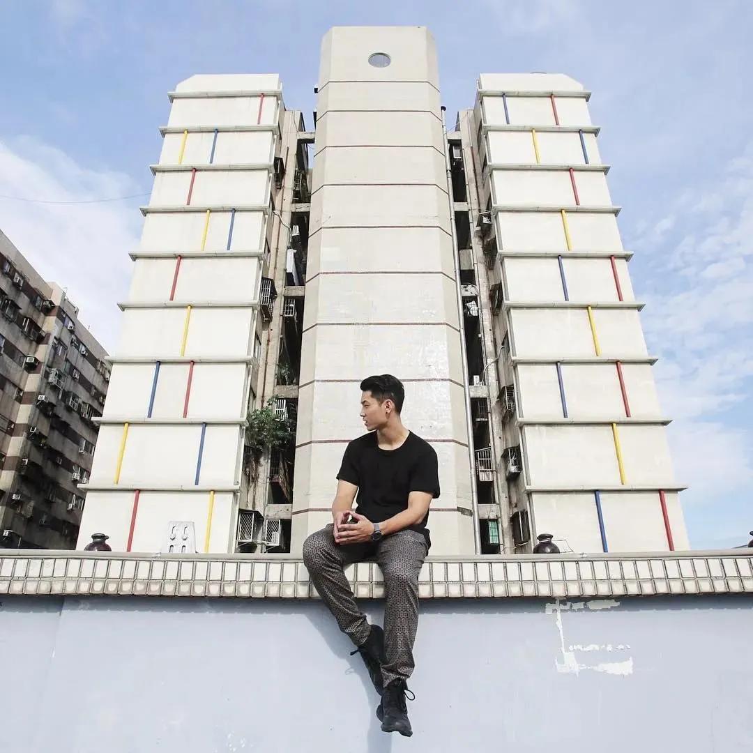 拍照姿势大全男生对镜子超清,男生在花海怎么拍照姿势好看