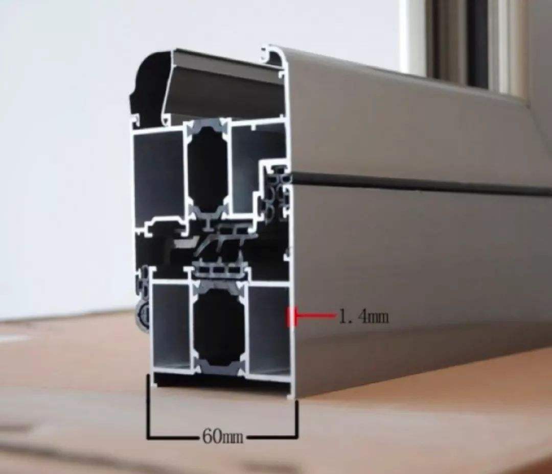 保温阳台和断桥铝窗户有什么区别,最近的断桥铝门窗标准和构造