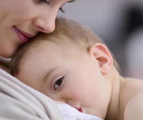 为什么宝宝吃母乳睡不踏实,为什么宝宝吃母乳慢