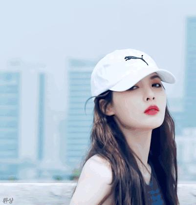 绿色丝绸吊带蝴蝶结金泫雅同款,金泫雅同款穿搭