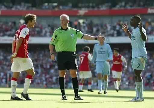 足球史上的十大黑哨比赛,足球裁判视角如何执法