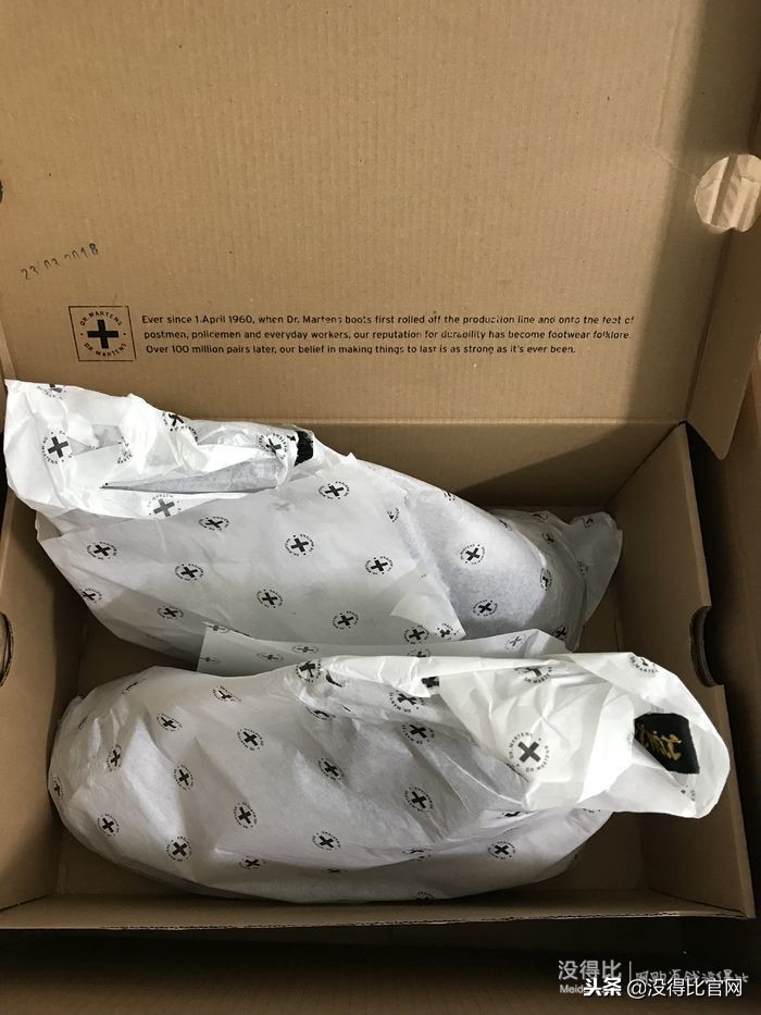 drmartens马丁靴冬季穿搭,drmartens马丁靴经典款搭配