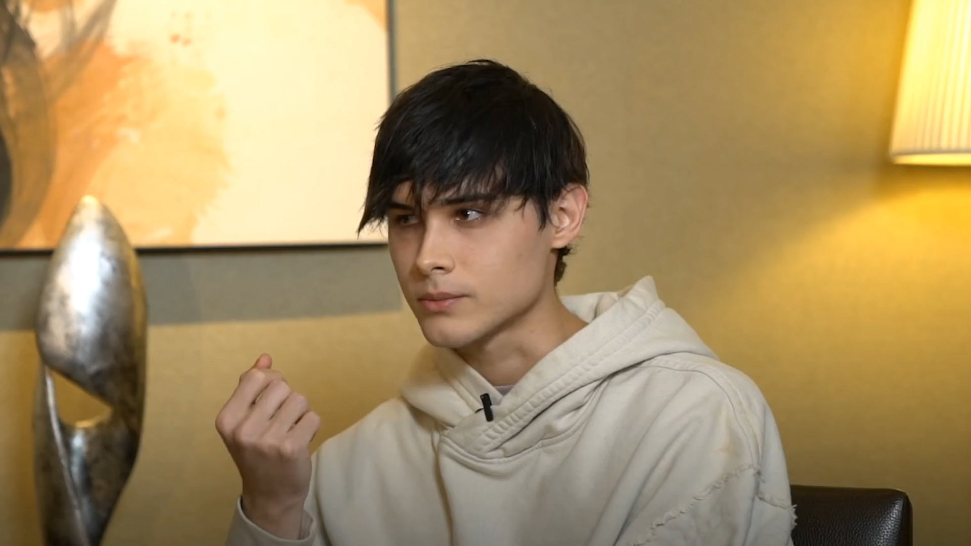 新晋顶流利路修，下岛火速搭上女一线，没出道为何能红过C位？