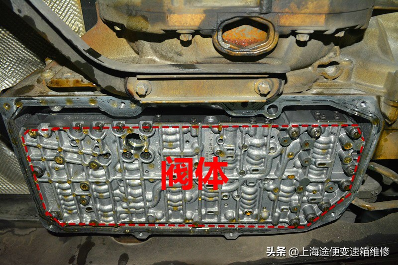 奔驰b200变速箱原地挂挡顿挫,奔驰b200臻藏版