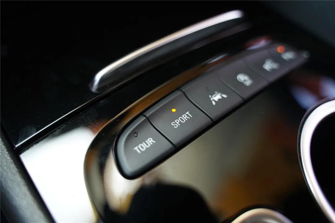 君威GS减震悬架,新款君威gs改避震效果