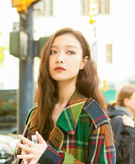 为什么有人扎头发很挺,为什么有的人扎头发和披发差距大