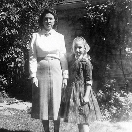 希拉里：活成了自己年轻时讨厌的样子，跟丈夫是夫妻，更是伙伴