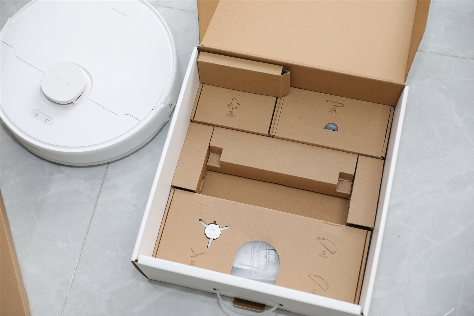 扫地机器人无基站好用吗,扫地机器人无遥控