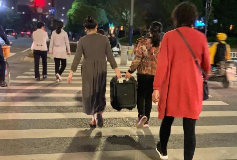 跳广场舞用的音响带屏幕的怎样用,跳广场舞音响用什么性价比高