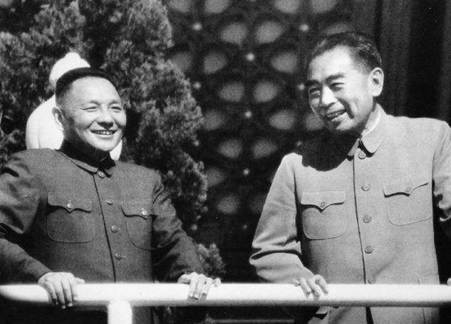 周总理最后2年，体重61斤平均40天一场手术，临终前苦等发妻