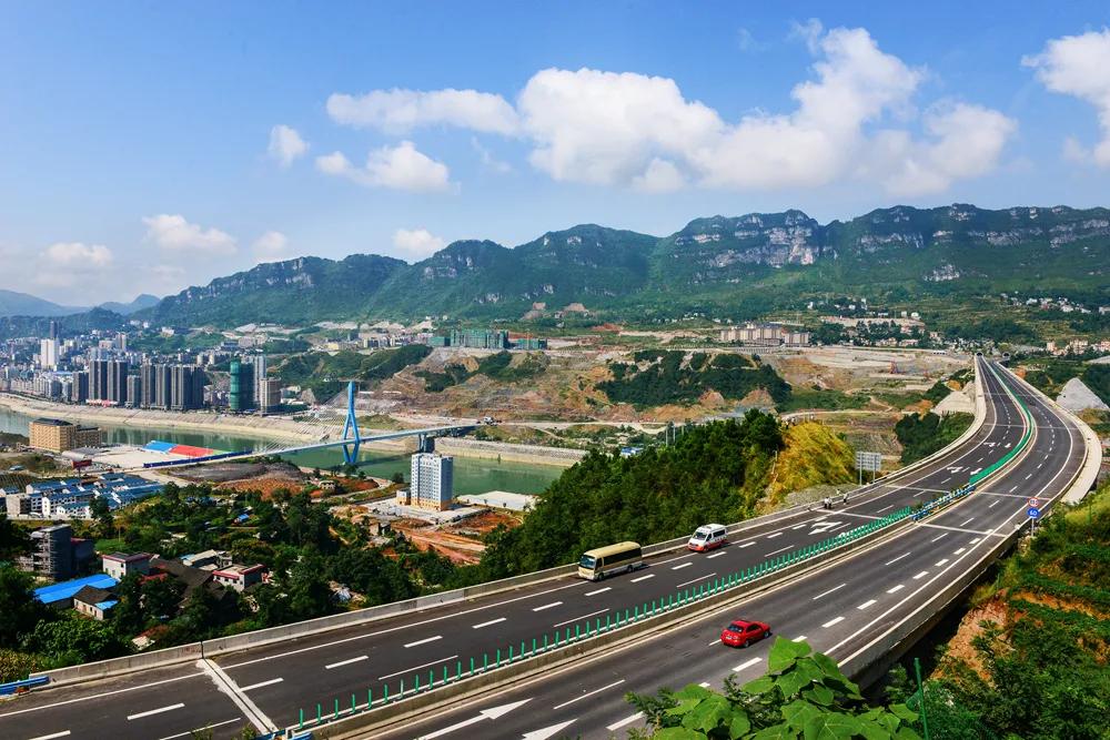 贵州是如何强势逆袭的,贵州突飞猛进的发展