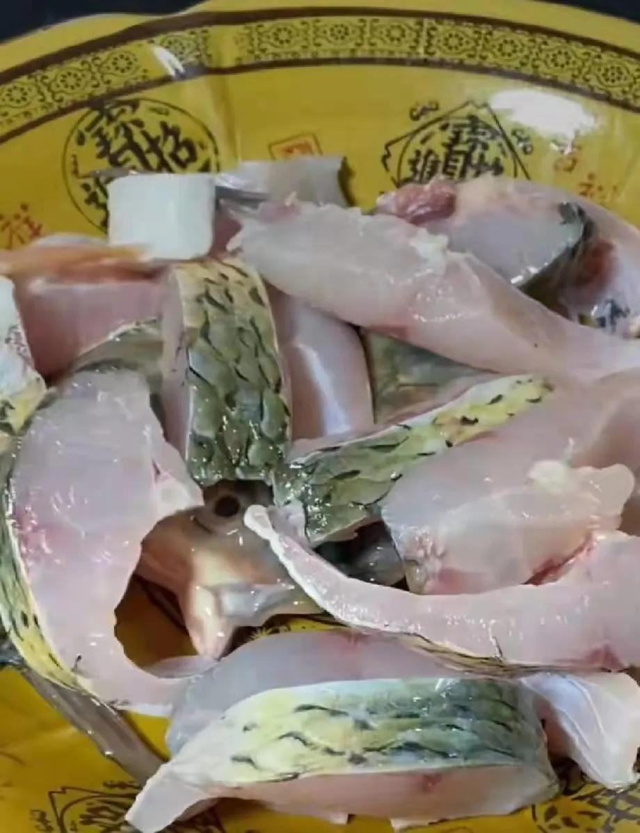 不用油的啤酒炖鱼,油炸啤酒炖鱼做法