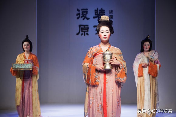 盘点各个年代的汉服,最正宗的汉服是什么样子的