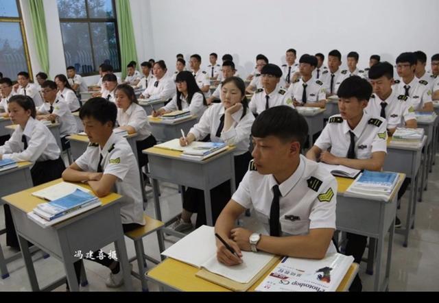 陕西工业职业技术学院招生标准,陕西正大技师学院招生办电话