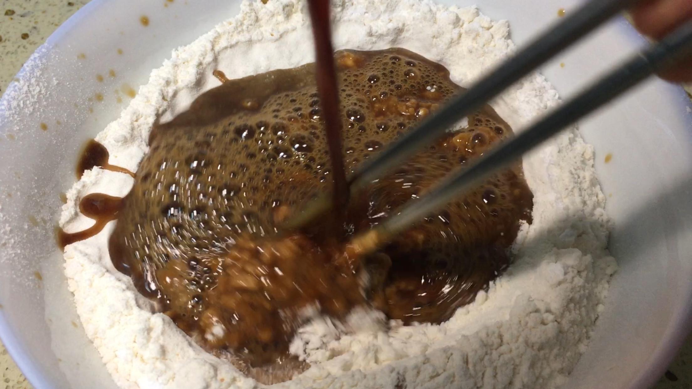 泡打粉和酵母粉一起和面有危害吗,泡打粉和酵母粉一起做发糕怎么放