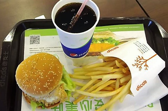 中国第一家肯德基洋快餐连锁店,中国最早对标肯德基麦当劳的快餐