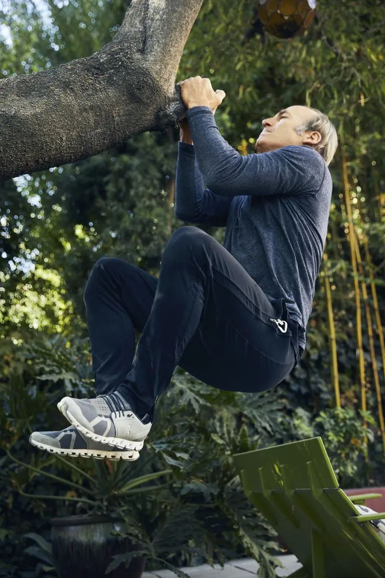 风骚律师秒变JohnWick，这部限制级动作片，不止连环暴头那么简单