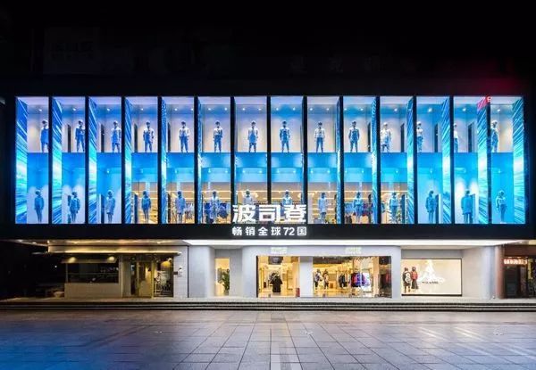 两千块买一件波司登羽绒服划算吗 (加拿大鹅和波司登哪个值得买)