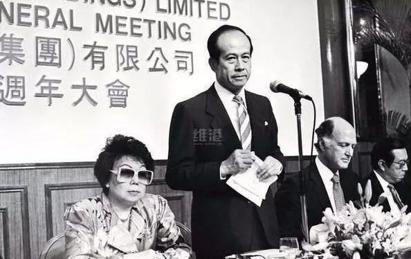 香港豪门最惨原配!生前帮贫穷小子成首富,死后还要被他利用?