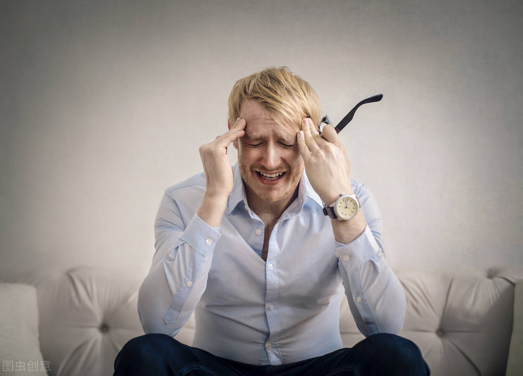偏头痛副作用最小的药,被偏头痛折磨的吃不下睡不好