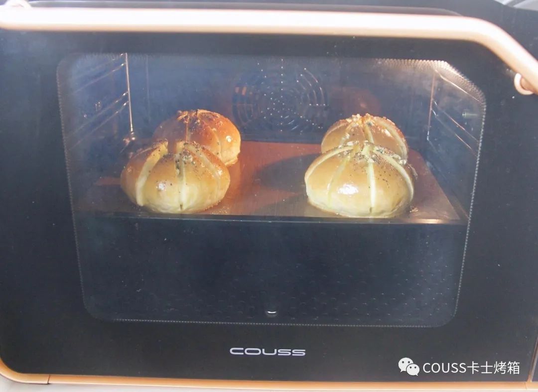 网红蒜香芝士面包,网红面包爆款芝士卷包