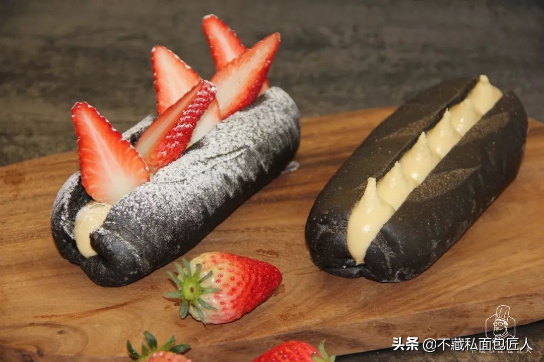 意大利墨鱼汁面包,金枪鱼墨鱼汁面包