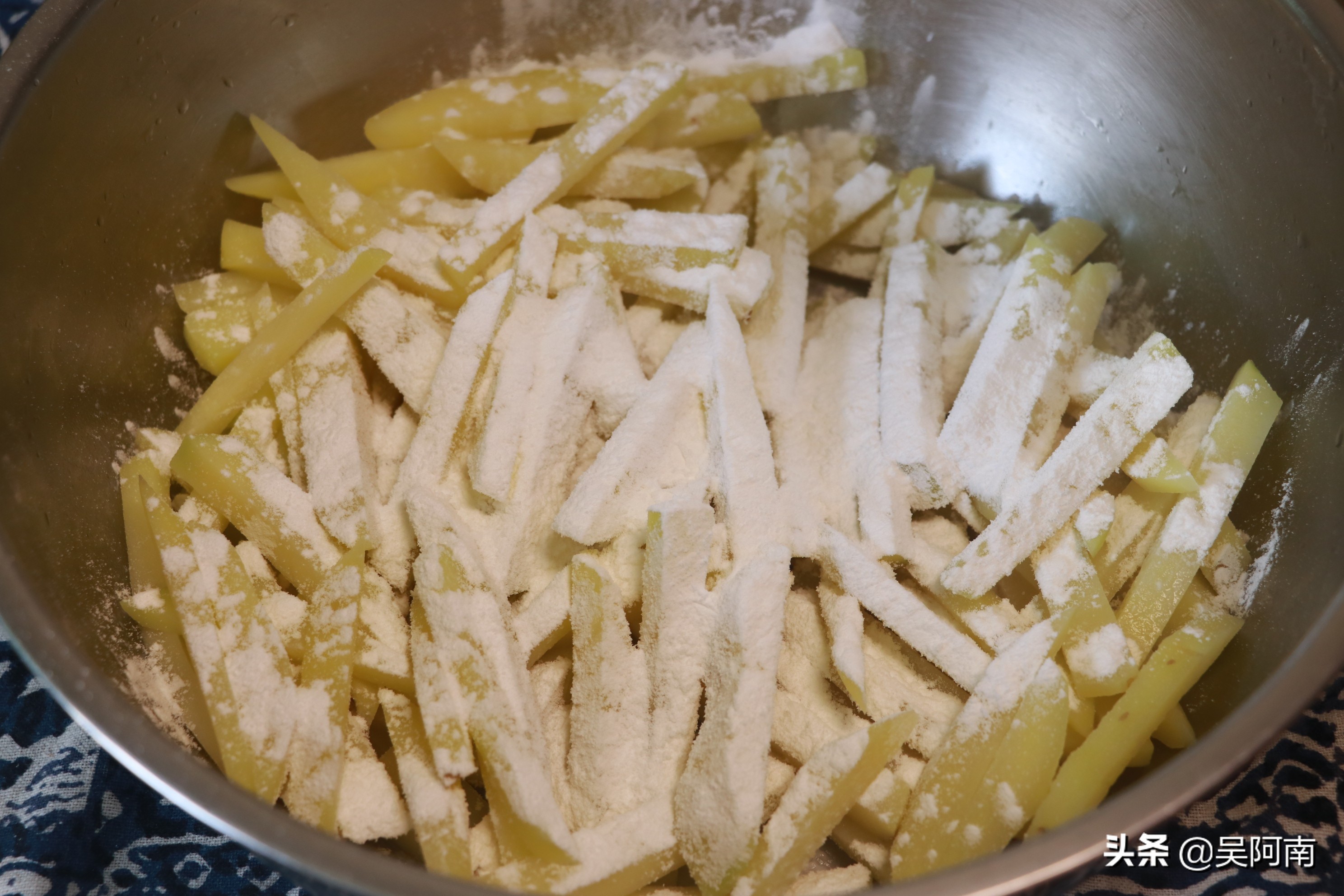 教你在家做炸薯条简单实惠,怎样在家里炸薯条又好吃又省事儿