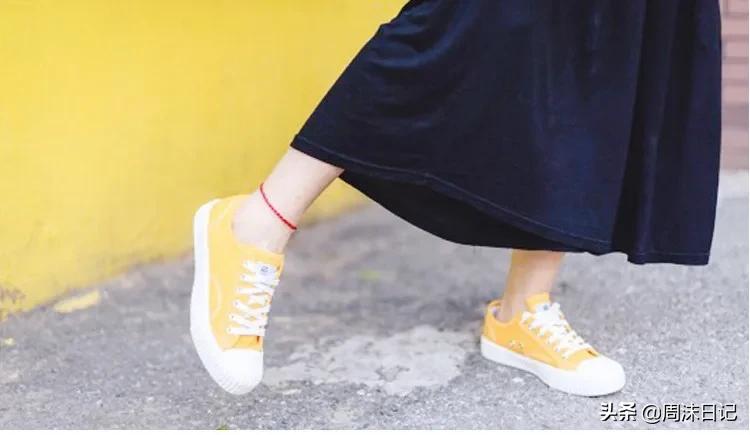 孟美岐同款连体鞋,孟美岐穿新百伦鞋子