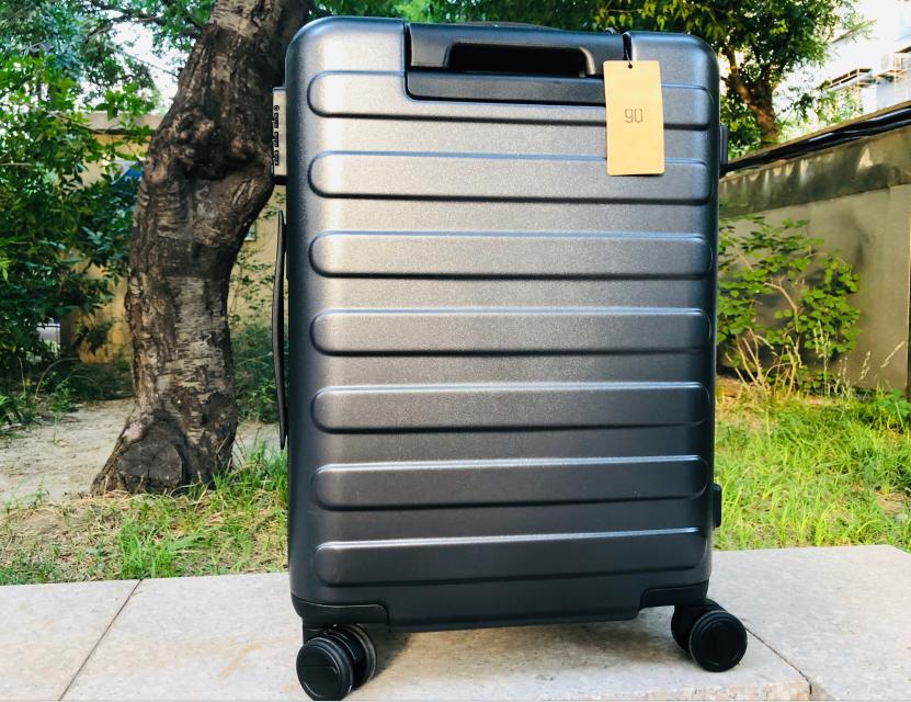 小米20寸行李箱能装多少东西,小米90分行李箱钛金灰20寸