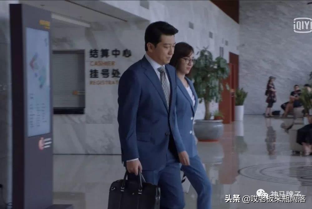 《精英律师》职场包从Valextra、Gucci到MK,大牌轻奢两不误