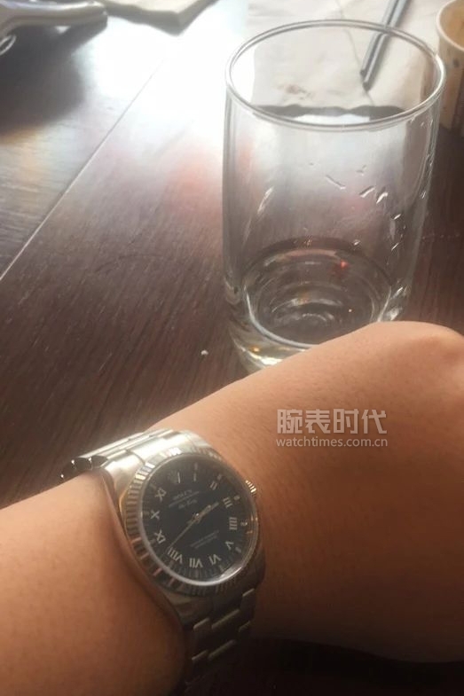 网友晒自己微信好友数量,网友晒1300手表