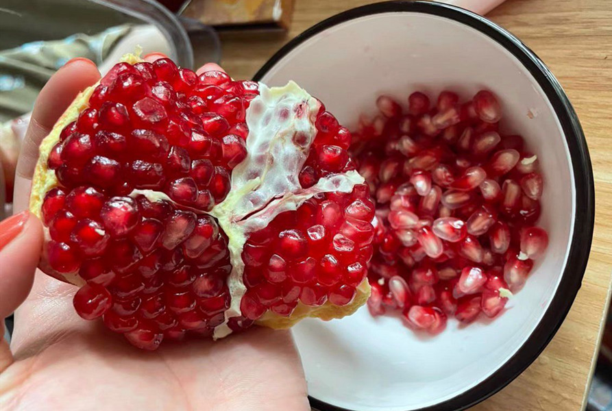 石榴的正确打开方式,剥干石榴小窍门是什么