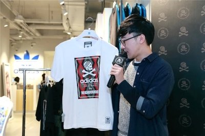 潮牌NEIBORHOOD由泷泽伸介1994年立，简称 NBHD