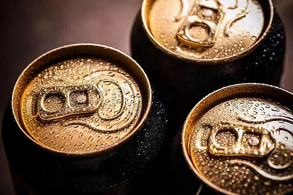 52岁大妈赚5个亿,退休大妈50多岁开始创业年赚百亿