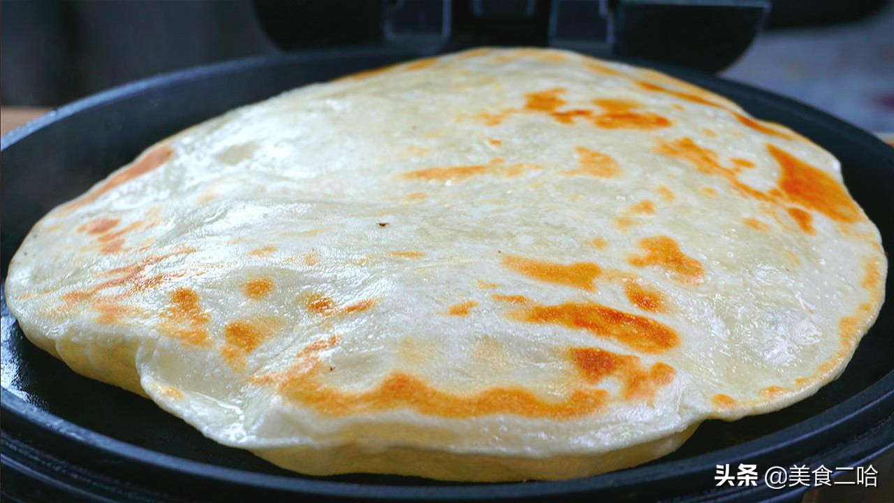 烙饼需要软还是硬,烙饼软香酥脆多层好吃技巧
