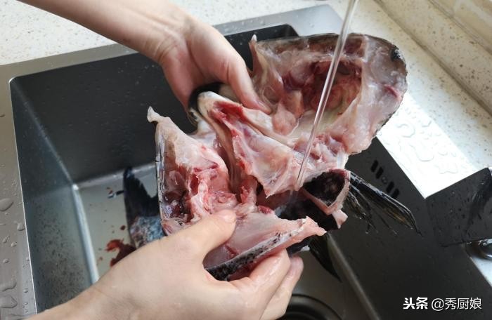 饭店里的剁椒鱼头怎么那么好吃,家常剁椒鱼头简单做法又好吃