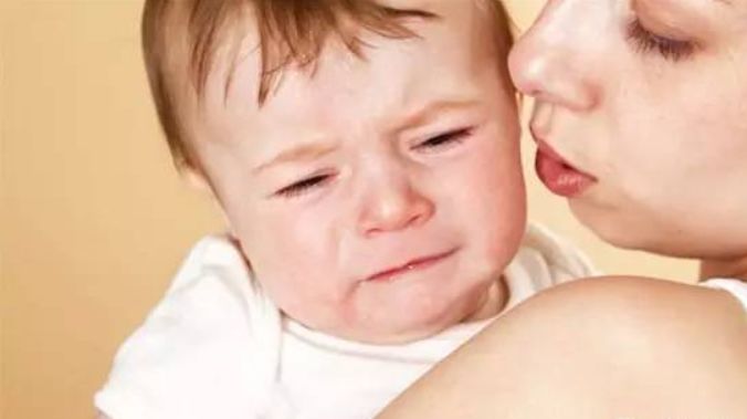 孩子黄昏闹怎么安抚,新生儿黄昏闹怎么安慰