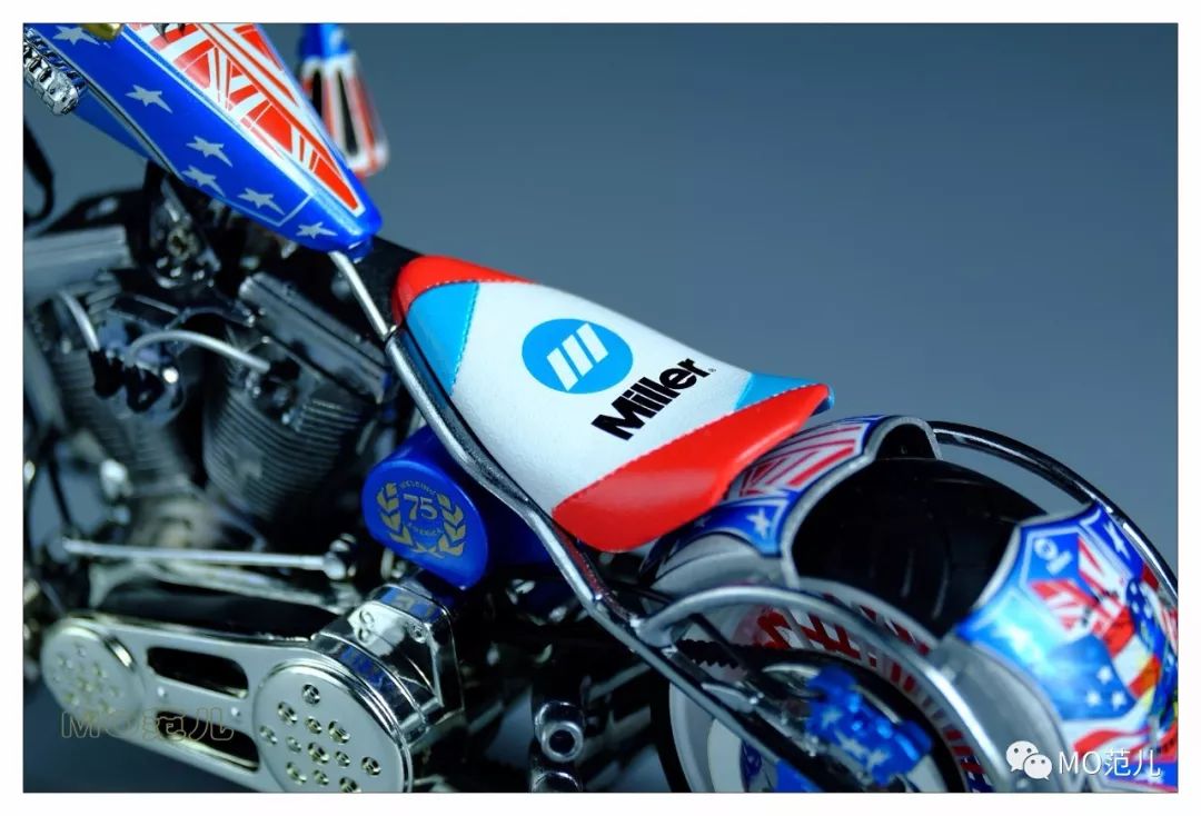 想试试用蓝色“焊”住你的眼睛是什么感受吗？