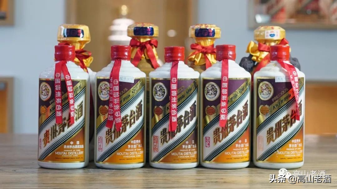 老酒发酸是什么原因,老酒有点变酸了还能喝吗