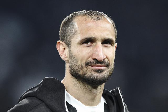 足球节拍器和指挥官的区别,中场节拍器球员有哪些