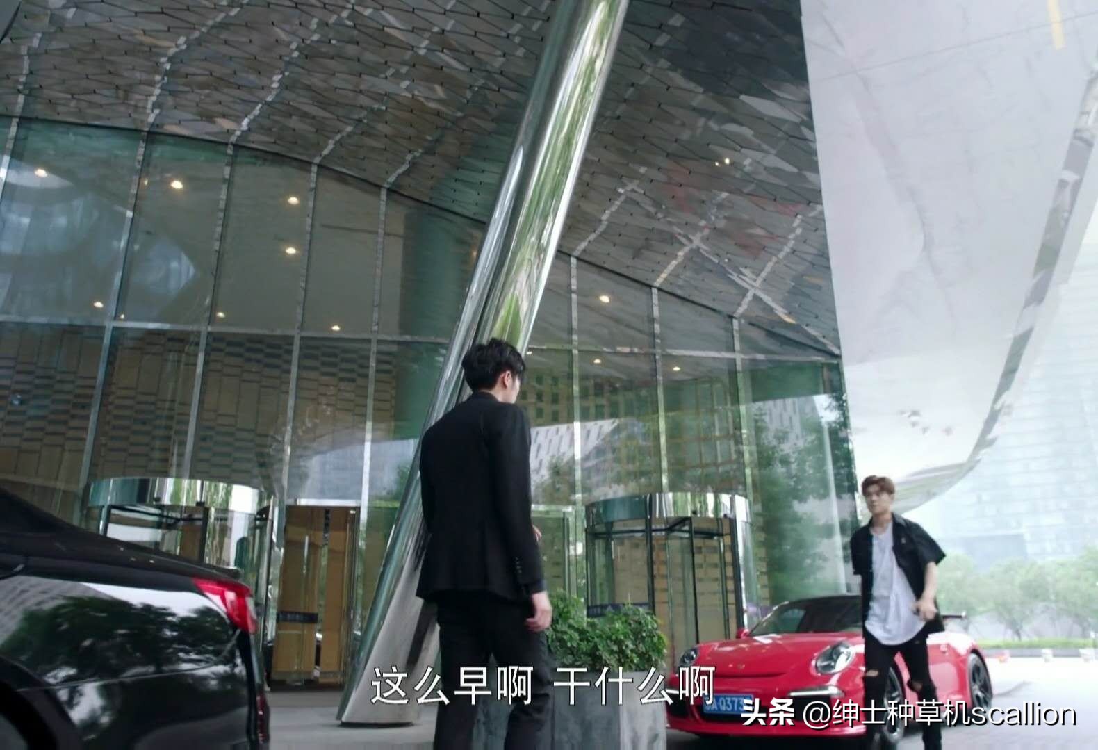 从影视剧看穿搭十一：万能的色调、高贵的象征——黑色衬衫