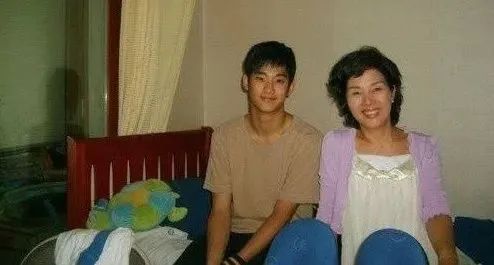 金秀贤水瓶男,金秀贤水瓶