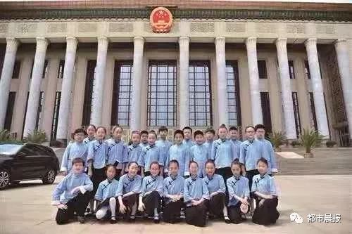 唐装、旗袍、英伦风,徐州各校的校服“秀”出新高度