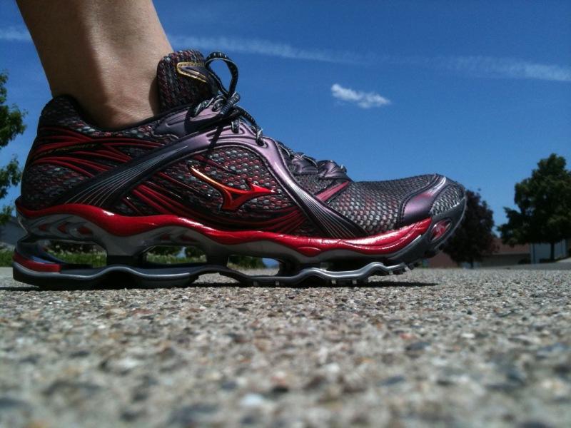 美津浓性价比最高的跑鞋,美津浓400左右的竞速跑鞋