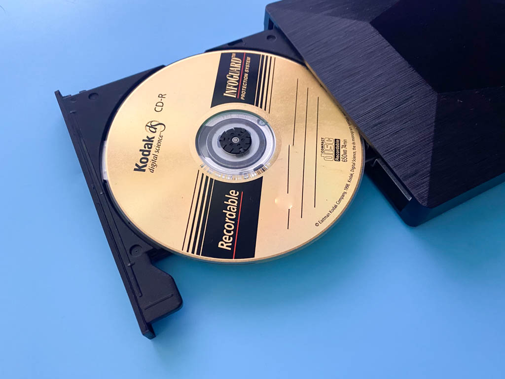 没电脑如何读取光盘,外置刻录机可以当cd读取吗