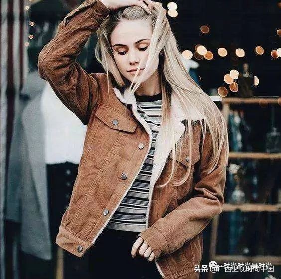 男灯芯绒裤子的搭法,灯芯绒中款穿搭