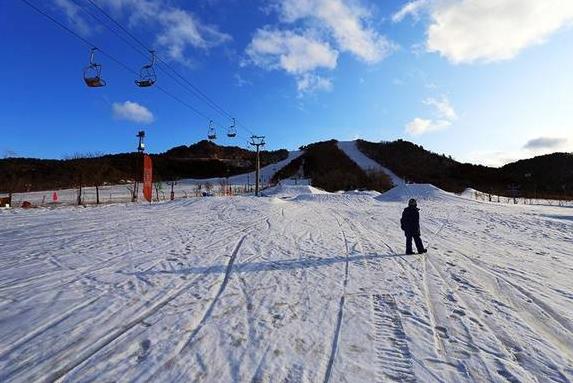 弓长岭滑雪场有小孩玩的吗,乌鲁木齐适合小孩玩的滑雪场