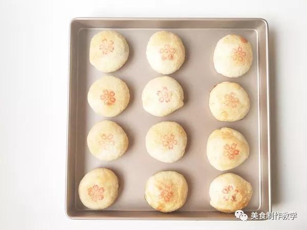 老爸的食光鲜花饼的做法,发面玫瑰花饼的美食做法